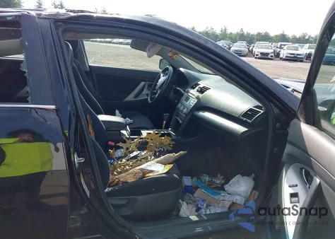 2007 Toyota Camry Se V6 z USA, uszkodzony, nr VIN 4T1BK46K27U046544